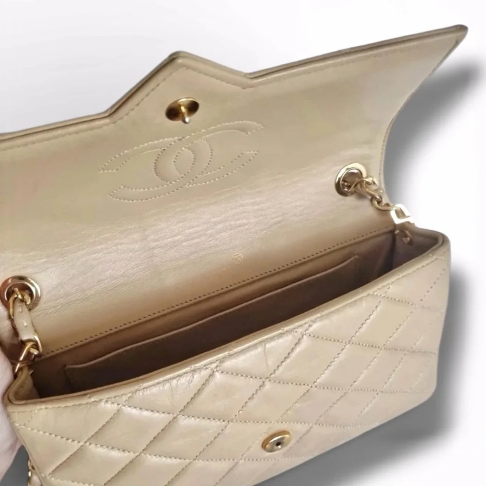 💗VINTAGE CHANEL Beige CC Logo Small Flap Shoulder Crossbody Bag 24K Gold-Plated